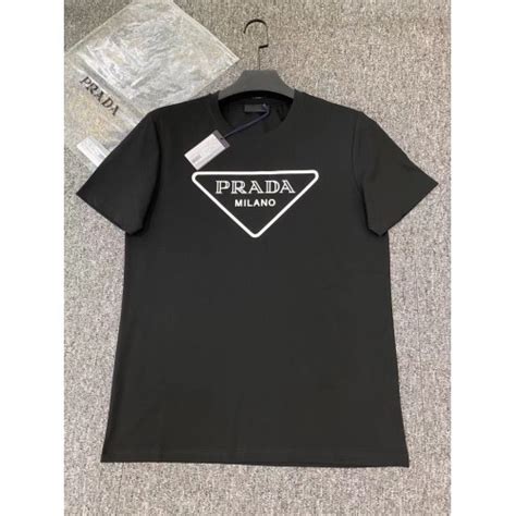 Camisas de Prada .